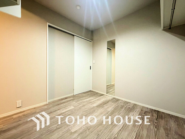 内装 シンプルですっきりとした室内は飽きのこない居心地の良い雰囲気