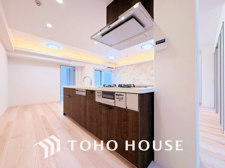 キッチン シンプルな部屋の雰囲気に溶け合うナチュラルキッチン