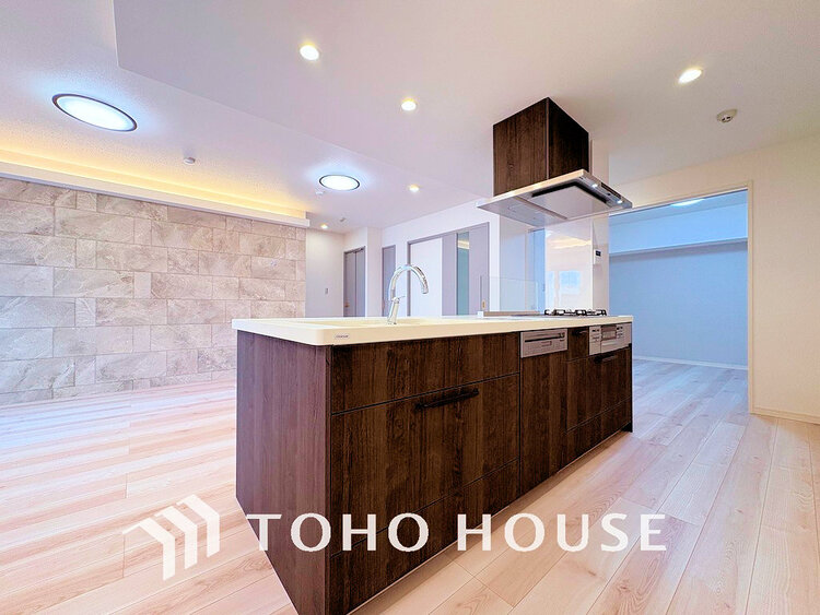 キッチン 落ち着きのあるカラーで統一された清潔感と気品が溢れるキッチン