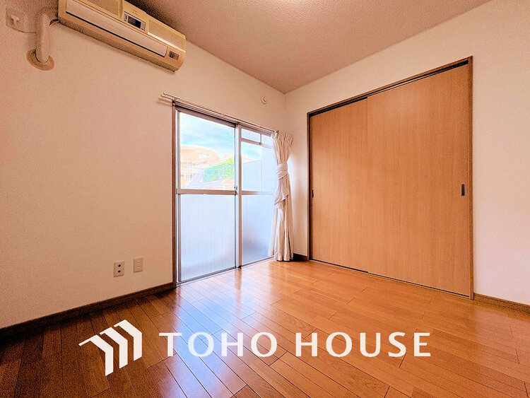 内装 1日の疲れを癒し、心地よく寛げるようゆったりとした広さをしています