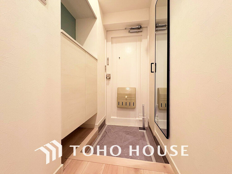 玄関 落ち着いた雰囲気の玄関、家族の帰りを暖かく迎えてくれます