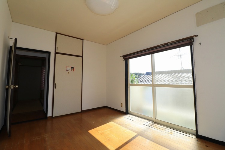 内装 【2F洋室7帖】押し入れ付きの洋室