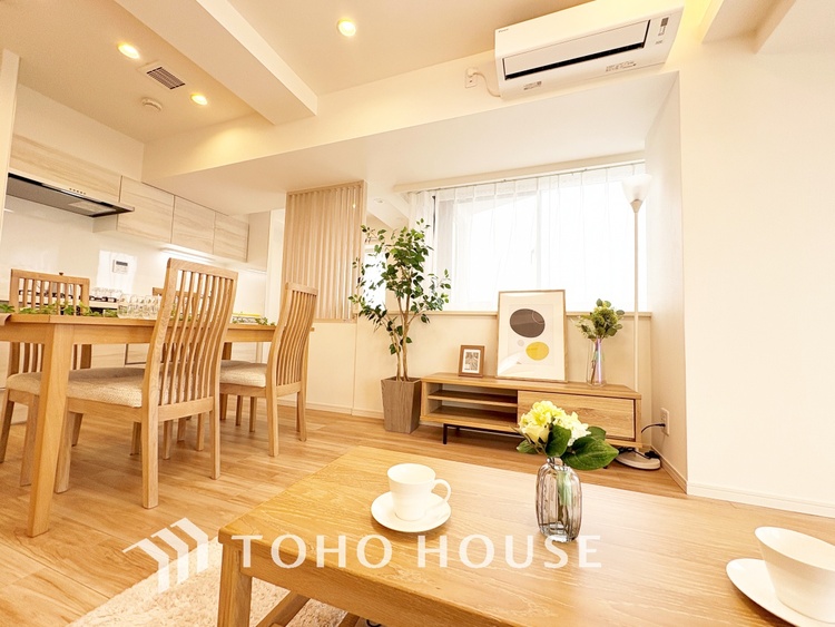 内装 【LIVING】◆陽光◆が差し込む。この開放的なLDKに家族の笑顔が集う。家族が一緒に過ごす空間は明るく、そして居心地よく。