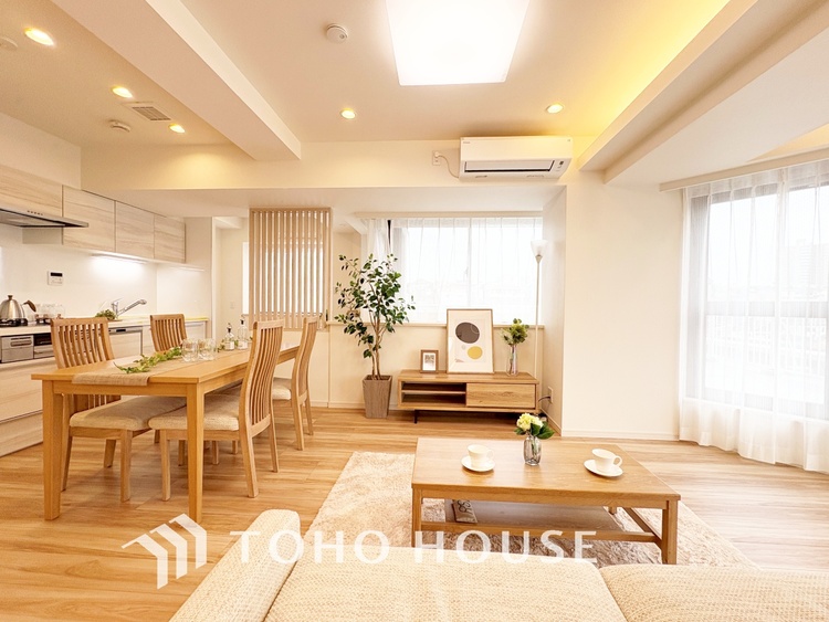 内装 【LIVING】◆住む喜び、楽しさ、感動◆を君と共有したい。いつまでもずっと家族を見渡せるこの広い空間で。