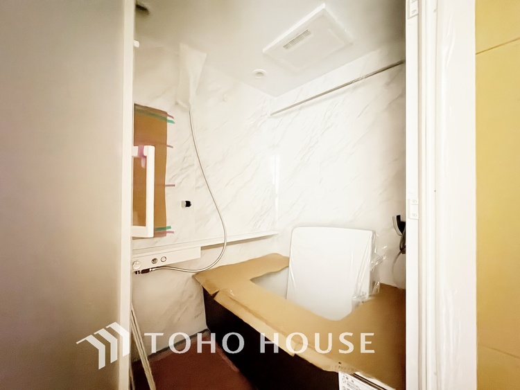 洗面 【改装中】【WASHROOM】◆快適◆煌びやかな暮らしの中にも忘れたくない快適さ。大きな収納が助けてくれます。