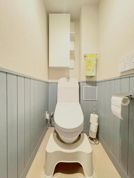 トイレ 収納も付き、すっきりとした使いやすいトイレ空間