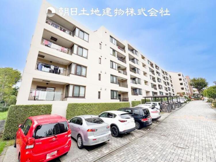 外観 おしゃれな雰囲気や自然の潤い、親しみやすさといった特徴を、街に新たな価値をもたらし続けてくれます。