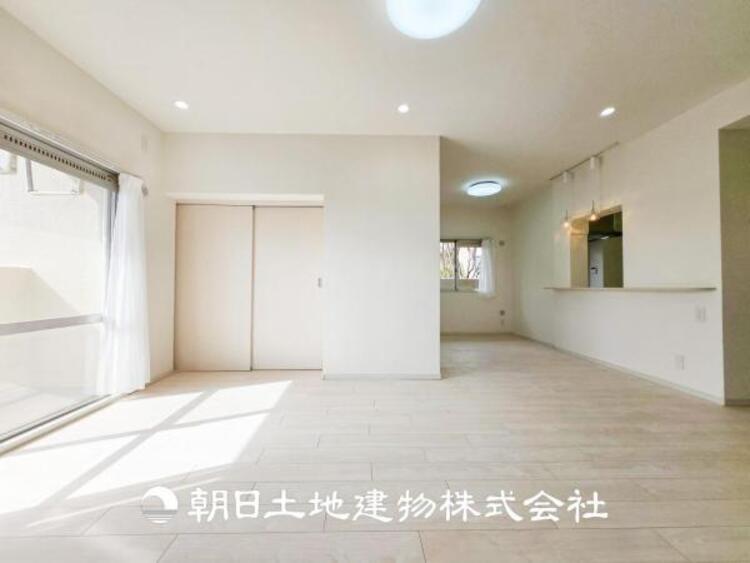 居間 【リビング】大切な人とともに、心穏やかに過ごすひとときになるリビング。