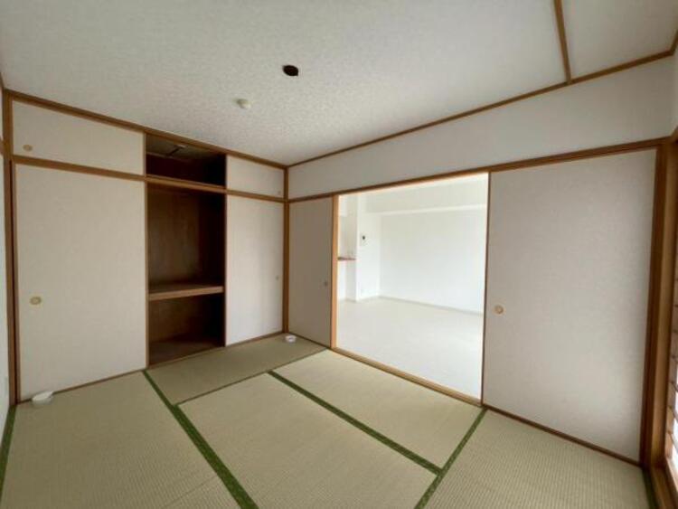 内装 間仕切りを開放すれば、リビングダイニングと繋がり、広々一間としてお使いいただけます