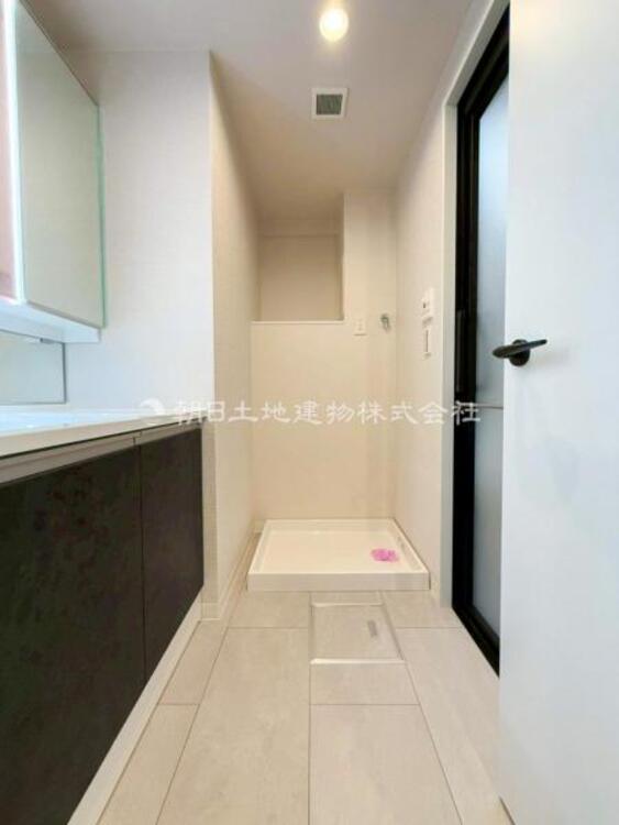 洗面 【洗面・脱衣所】使用頻度の高い場所だからこそ便利な空間に。多人数での使用も考えた便利な空間です