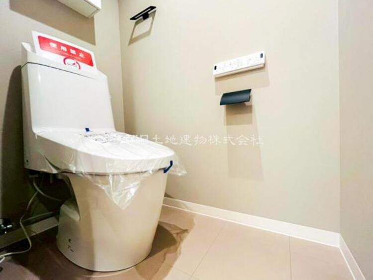 トイレ 【トイレ】ウォシュレット、保温機能付き便座など充実の設備です　お掃除がしやすくストレスフリー！！