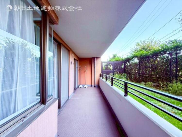 バルコニー 【バルコニー】太陽の光と爽やかな風でお洗濯は気持ちがいいです。