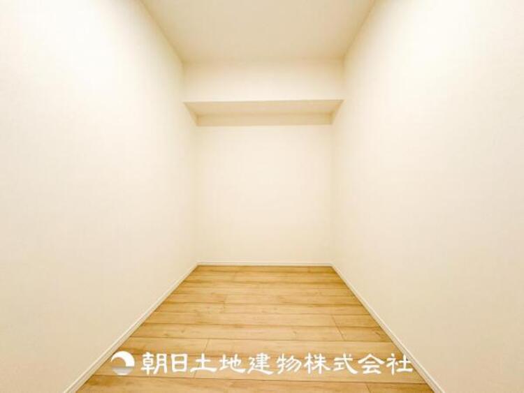 収納 約４帖の納戸もあり収納に関しては豊富にあるお部屋になります。