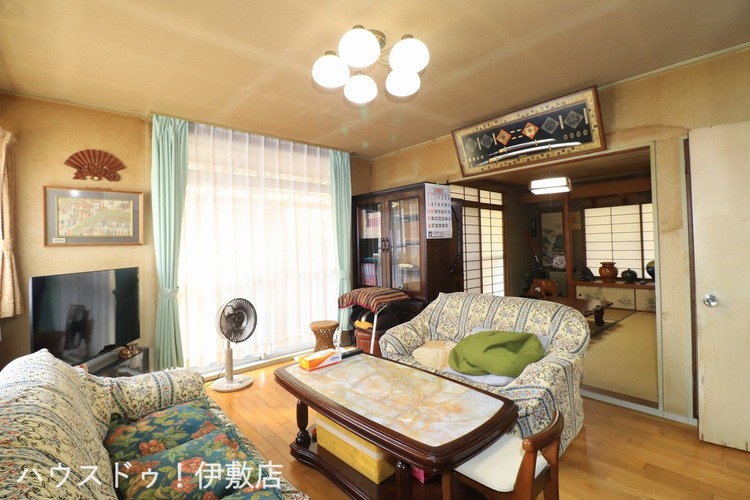 内装 【1F洋室】南側に掃き出し窓があり、自然光が入りやすい洋室です！