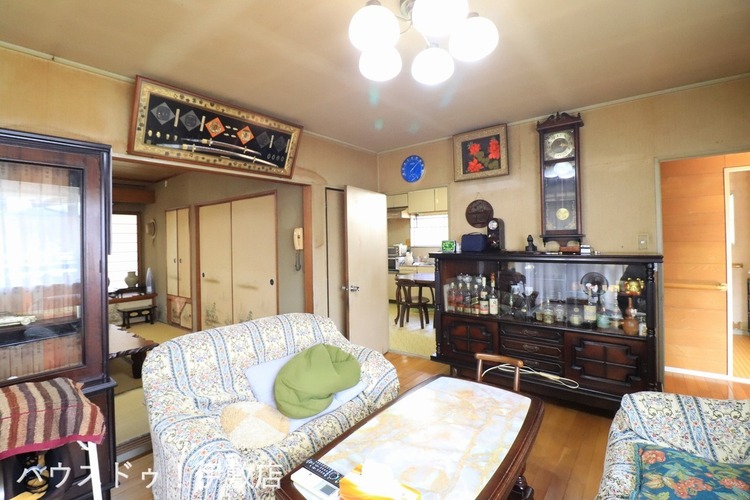 内装 【1F洋室】和室と続き間になっており、広々と使用できます！