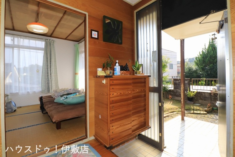 玄関 【1F玄関】下駄箱付の玄関です！