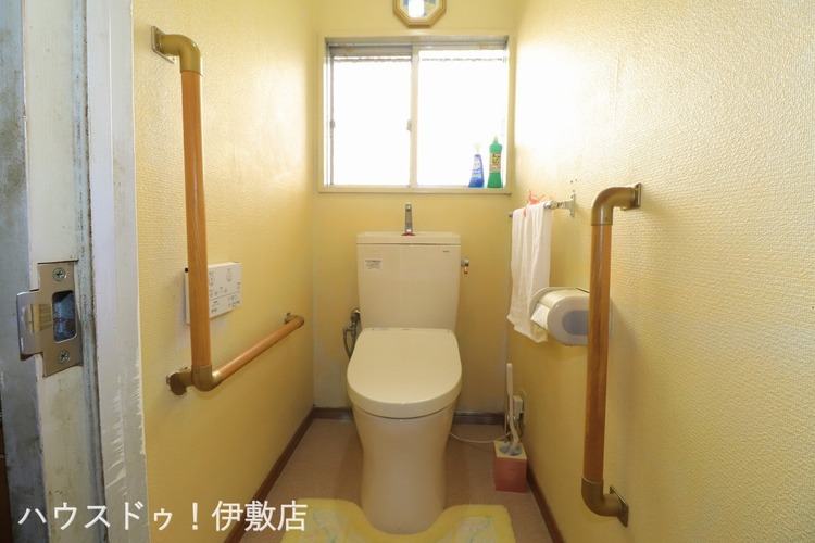 その他 【1Fトイレ】ウォシュレット機能付きのトイレ