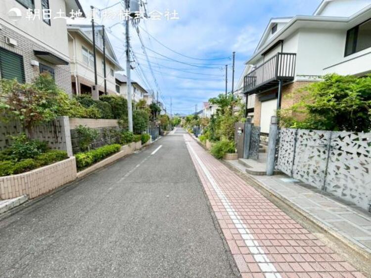 外観 すぐのご見学予約や資料請求などお気軽にお問い合わせお待ちしております