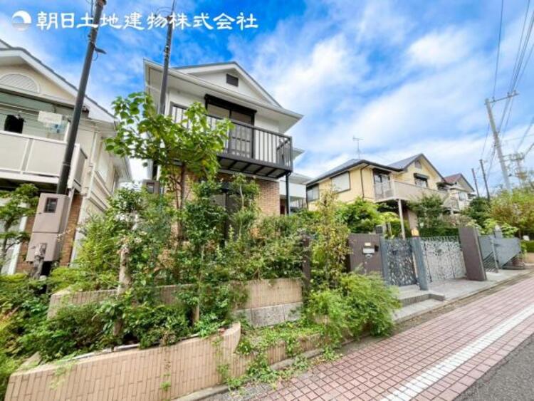 外観 すぐのご見学予約や資料請求などお気軽にお問い合わせお待ちしております