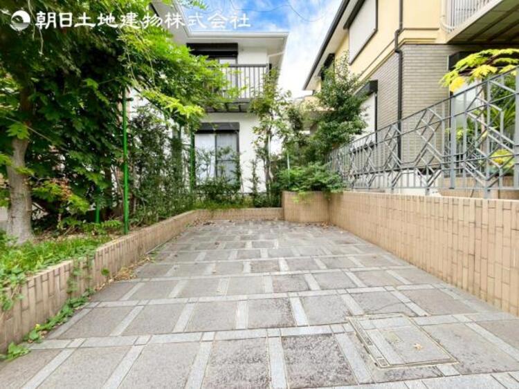 駐車場 すぐのご見学予約や資料請求などお気軽にお問い合わせお待ちしております