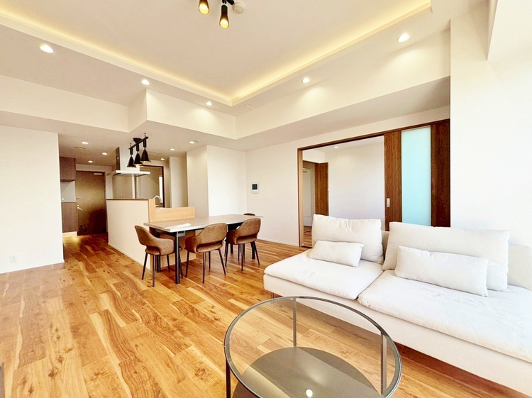 居間 豊かな居住性と、安心感を満たすクオリティが見事に調和した住空間。