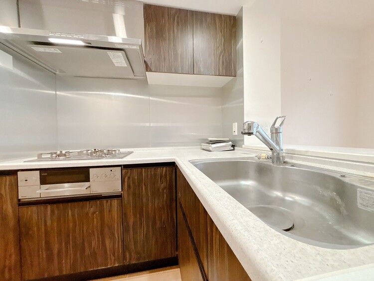 キッチン 洗練されたスタイリッシュなデザイン性と使いやすさを備えた仕様。