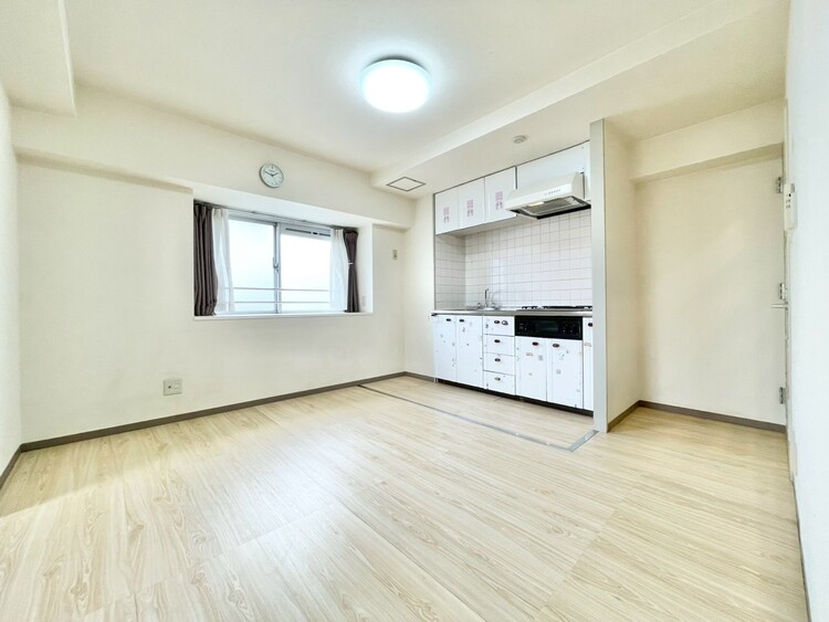 居間 居心地の良い空気感は、暮らしのステージを彩り、心からのやすらぎと満足感を与えてくれます。