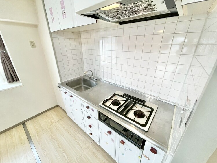 キッチン スマートな意匠と充実の機能を備えたキッチンが、暮らしにおいしい彩りを添えます。