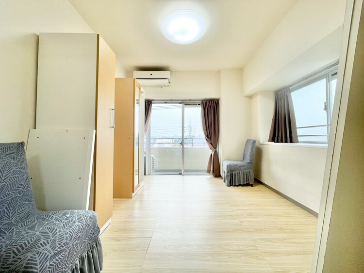 寝室 ベッドも十分に設置するスペースがあります。