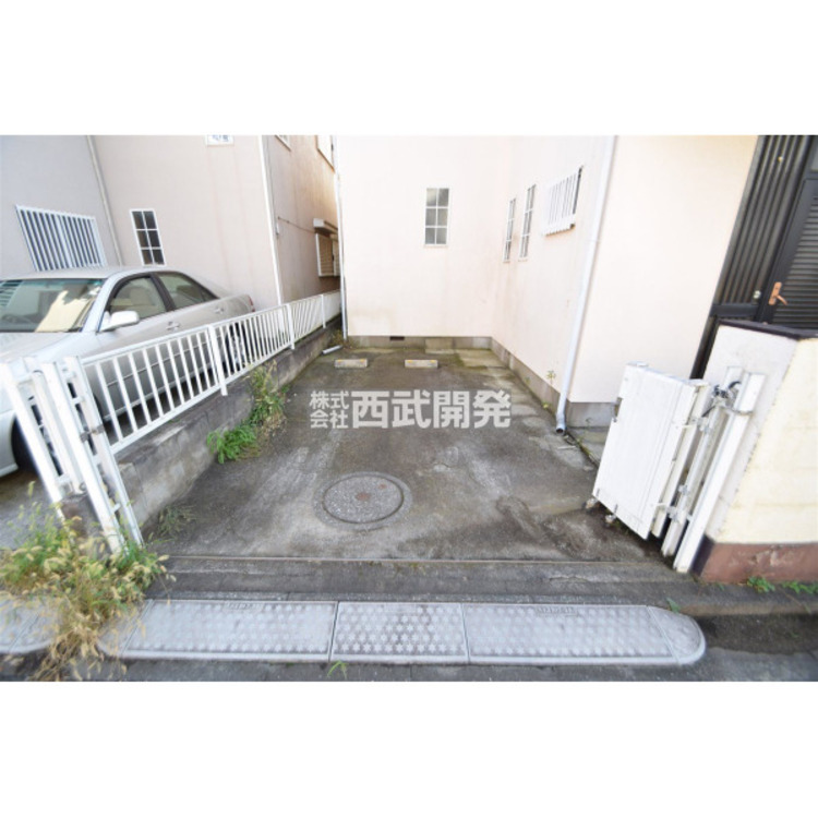 駐車場 2025年10月撮影