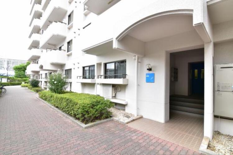 エントランス 管理が行き届いた清潔感のあるエントランス。