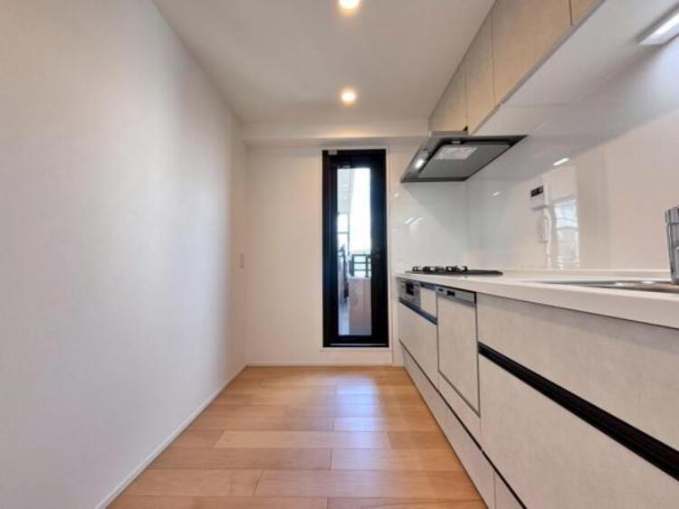 キッチン 清潔感のあるキッチン。使い勝手の良い設備のキッチンで効率よくお料理ができます。