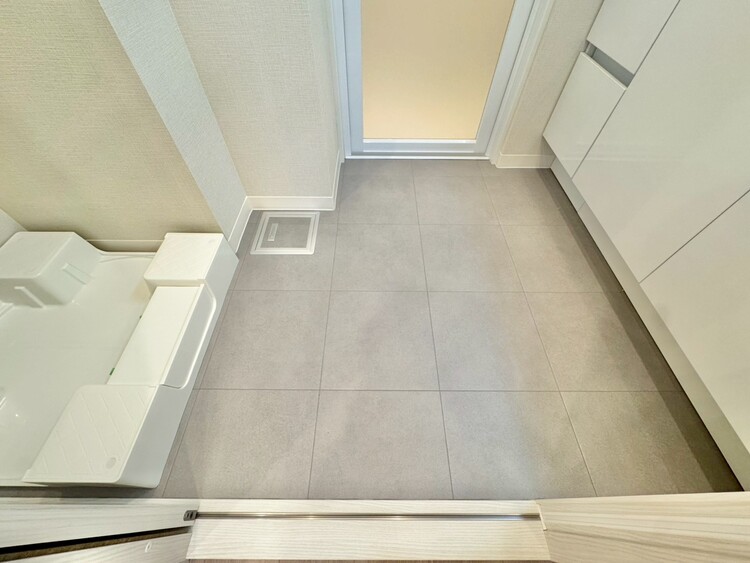 その他 十分な広さの脱衣所。