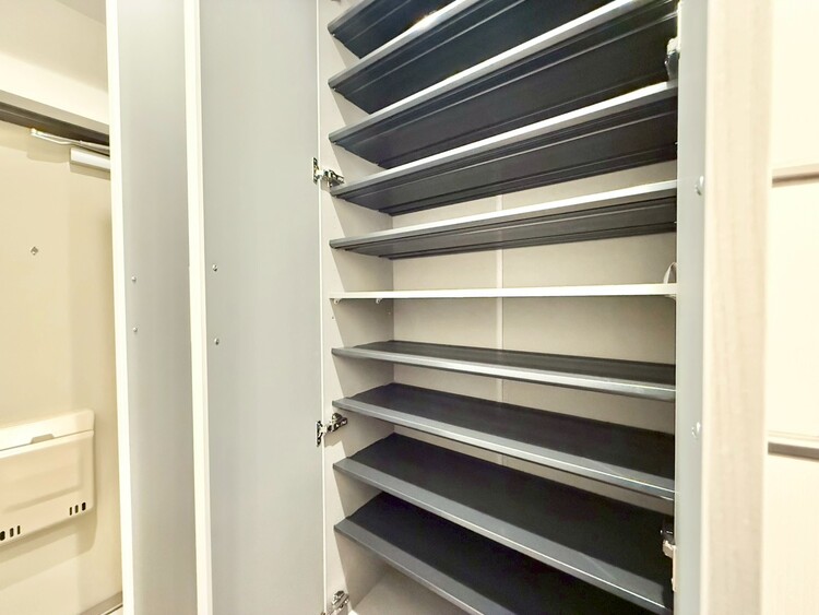 その他 家電やスーツケース、ストック品など何でも片付く嬉しい空間です。