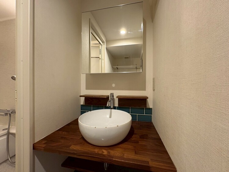 その他 清潔感を感じられる洗面化粧台。