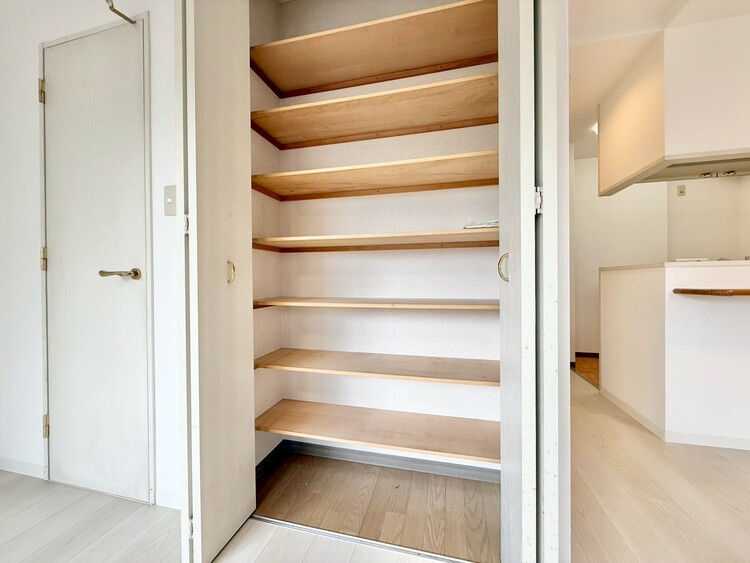 その他 家電やスーツケース、ストック品など何でも片付く嬉しい空間です。