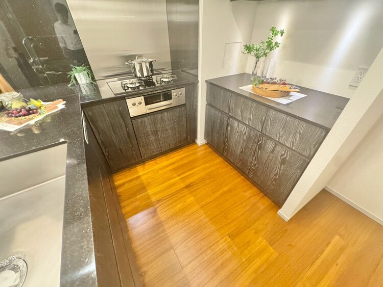 その他 開放感のあるキッチンスペース。調理をしながら、会話も弾みそうですね。