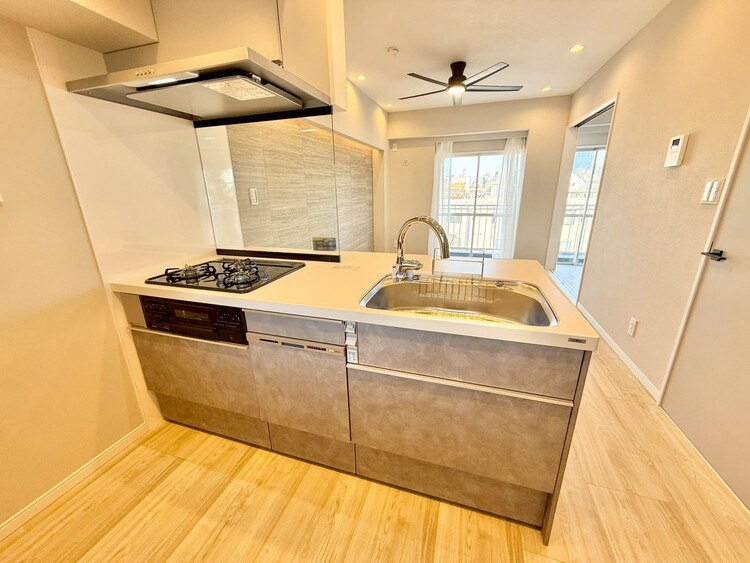 その他 開放感のあるキッチンスペース。調理をしながら、会話も弾みそうですね。