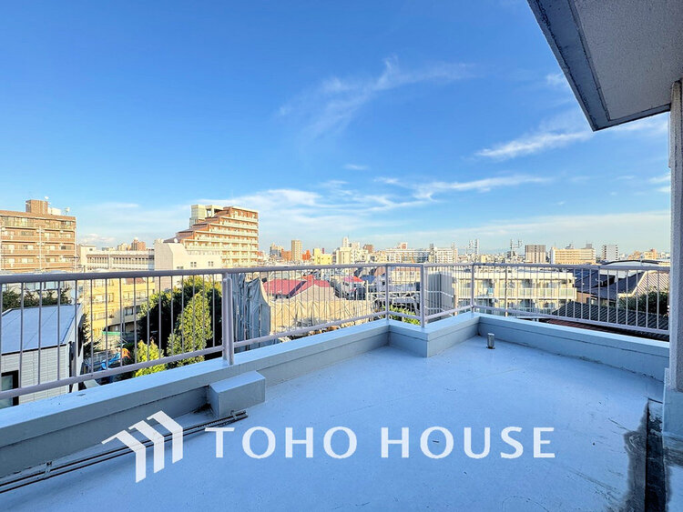 バルコニー 広々ルーフバルコニーで屋上菜園やBBQなどにいかがでしょうか