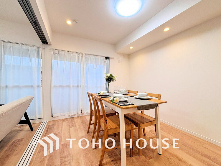 内装 家族みんなが爽やかに過ごせるように、光をたっぷり取り込んだLDK