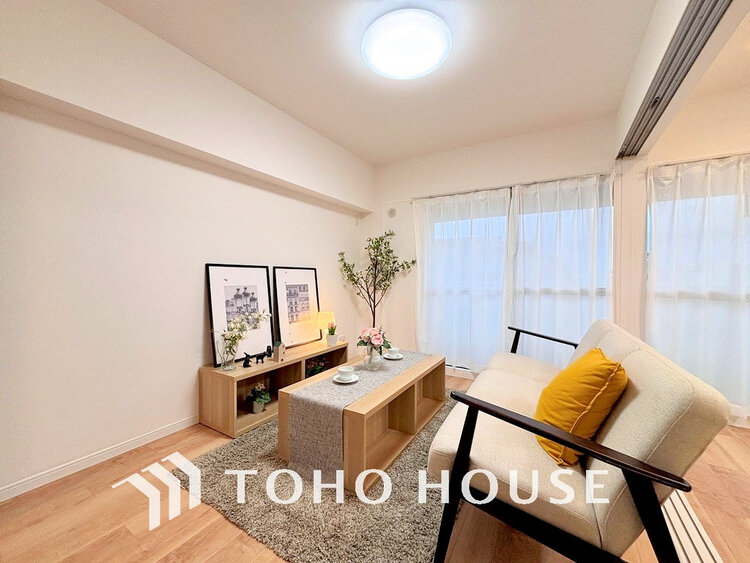 内装 採光もある洋室は、くつろぎのひと時を過ごすのにぴったり