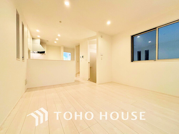 内装 シンプルな内装は落ち着きのある空間・ゆったりとした家族とのひとときを過ごせます