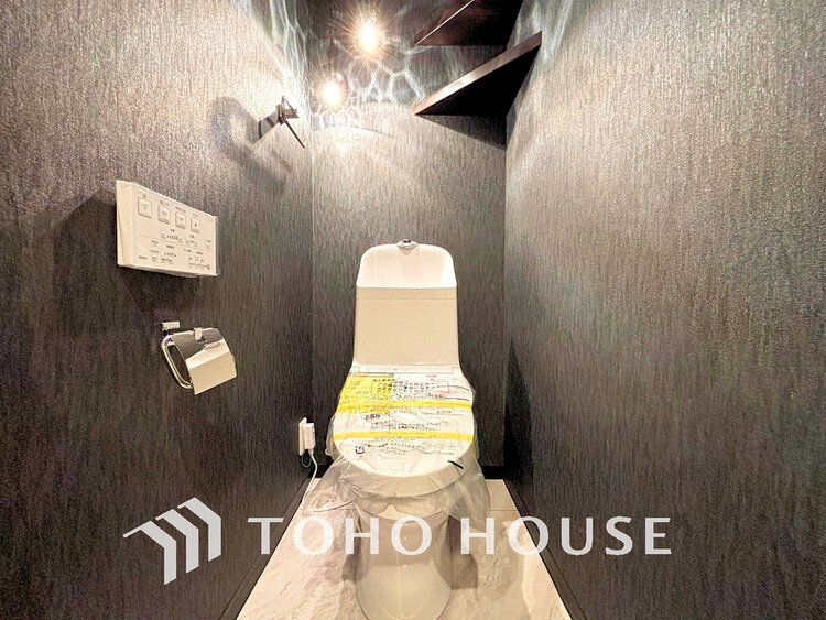 トイレ トイレには快適な温水洗浄便座付