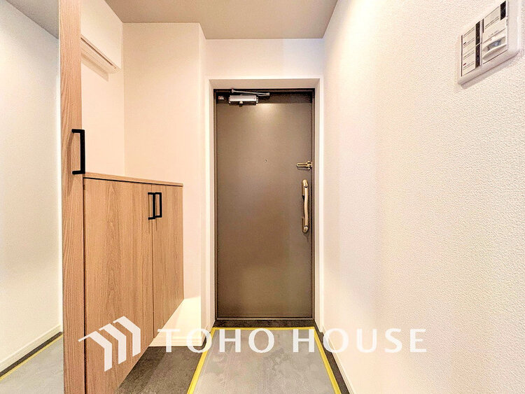 玄関 落ち着いた雰囲気の玄関、家族の帰りを暖かく迎えてくれます