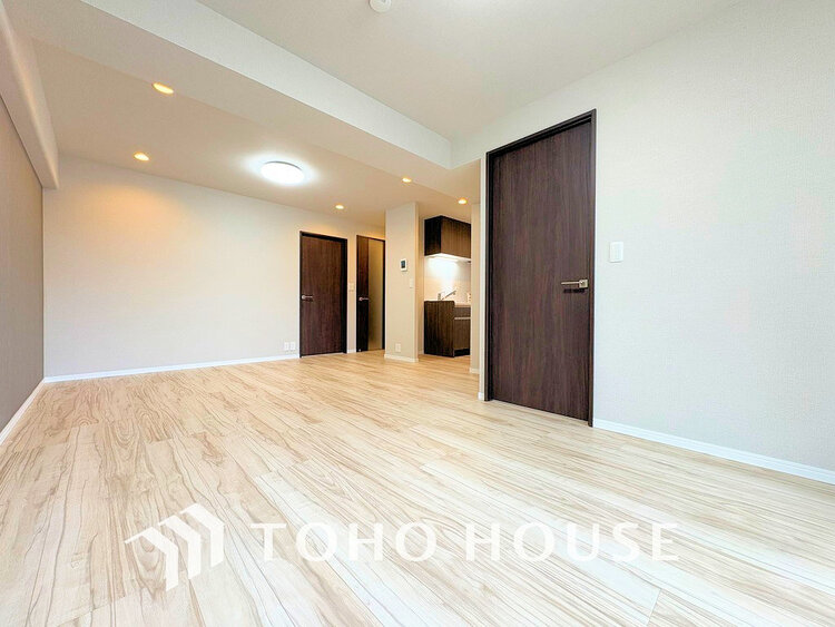 内装 広がりのある住空間、家族が集まるリビング・ダイニング