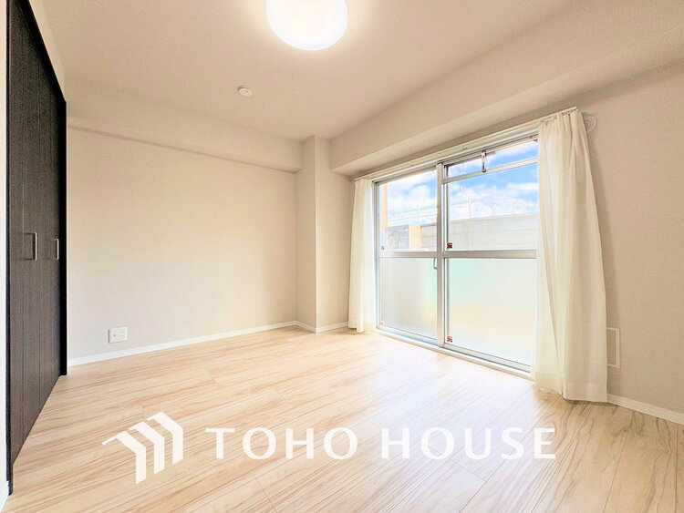 内装 シンプルですっきりとした室内は飽きのこない居心地の良い雰囲気