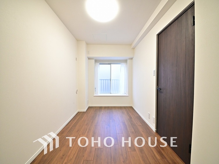 内装 採光もある洋室は、くつろぎのひと時を過ごすのにぴったり