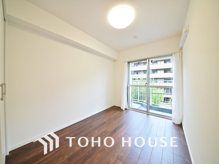 内装 1日の疲れを癒し、心地よく寛げるようゆったりとした広さをしています