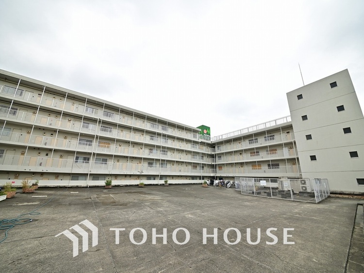 外観 〜南向き角部屋のため陽当たり・通風良好〜リノベーションマンション〜1階には便利なスーパーあり〜