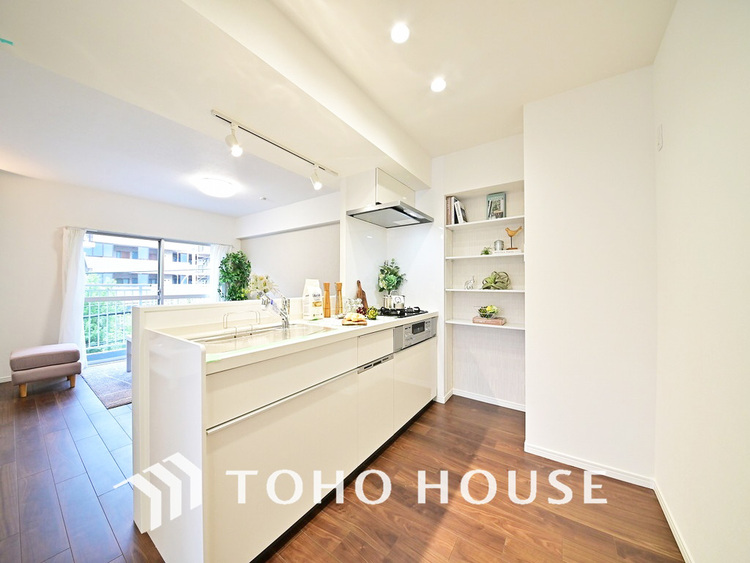 キッチン シンプルな部屋の雰囲気に溶け合うナチュラルキッチン